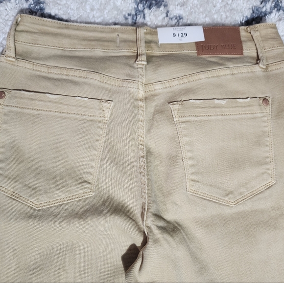 Judy Blue Jeans - Picture 4 of 6
